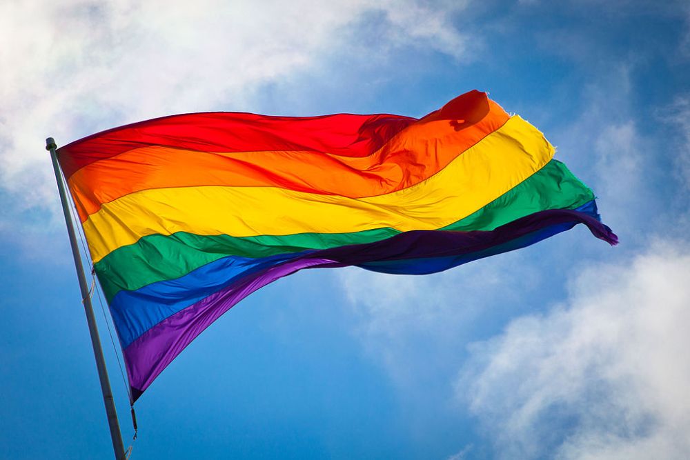 1024px-Rainbow_flag_breeze