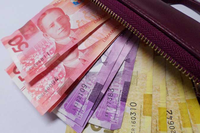 Peso-currency-033021