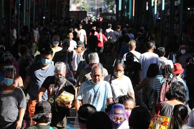 people-crowd-facemask