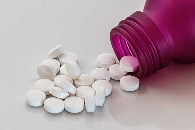 Doctor_Drug_Drugs_Healthcare_Medical_Medication_Medicine_Nurse-1610974