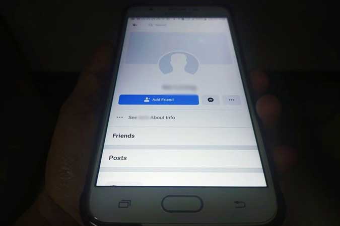 FB-mobile-phone