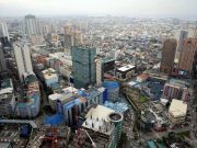 Banks keep stricter credit standards in Q1