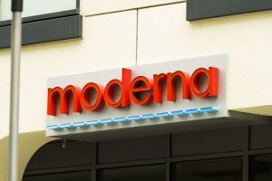 Moderna expects to price its COVID vaccine at about $130 in the US