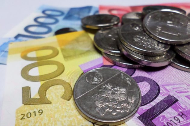 peso-bills-coins-currency-022420 peso-bills-coins-currency-022420