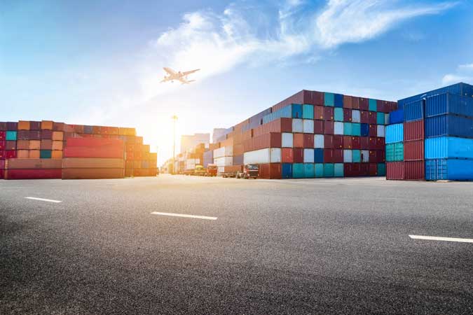 plane-container-van