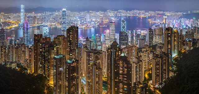 800px-Hong_Kong_Harbour_Night_2019-06-11