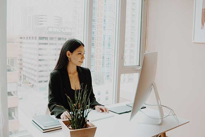women-office-worker