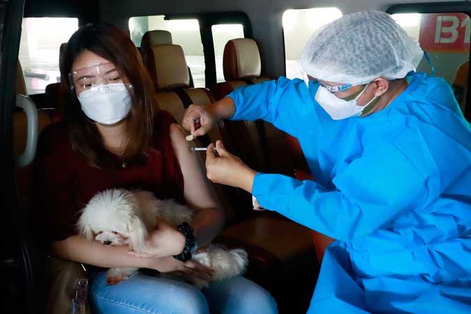 DRIVETHRU_-vaccination