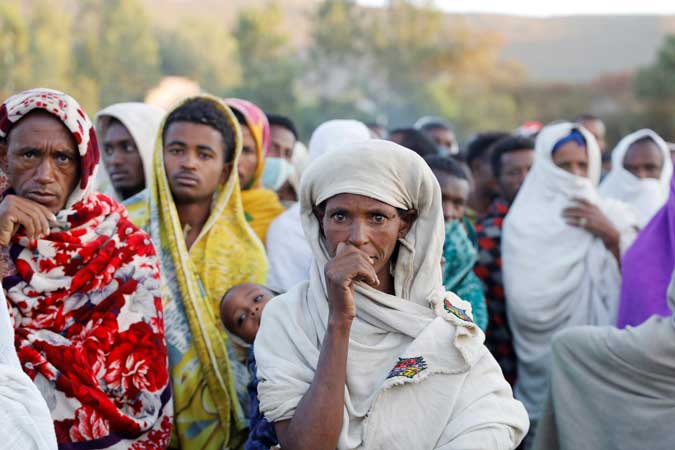 Ethiopia-woman-food donation