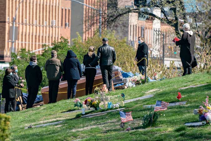 US-cemetery-covid19