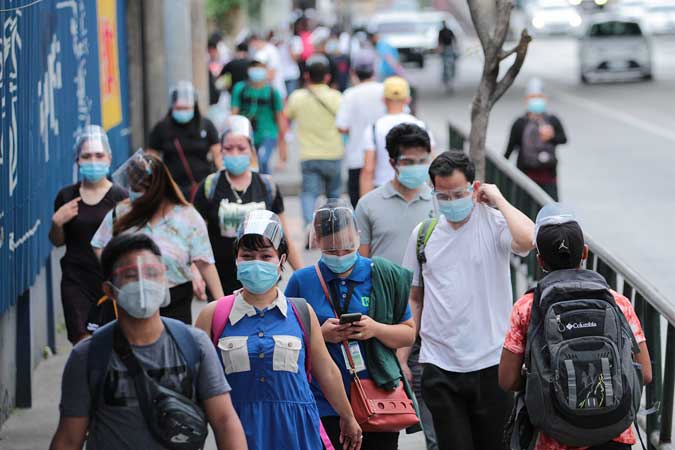 face-mask-commuters