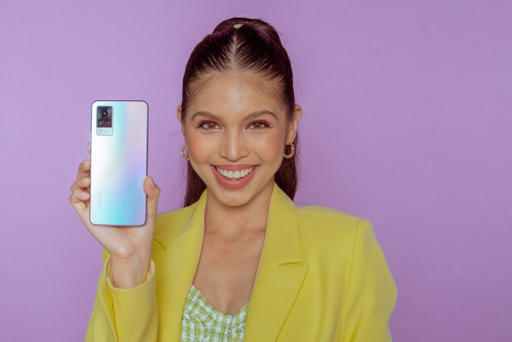 vivo V21 enables productivity all thanks to its extended RAM feature