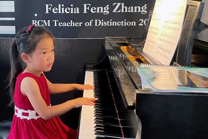 2021-08-02T192939Z_493269826_RC2UVO9B90SK_RTRMADP_3_USA-PIANIST-CHILD