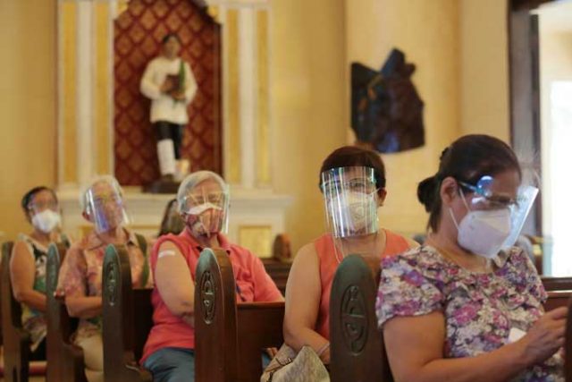 Church-mass-vaccination