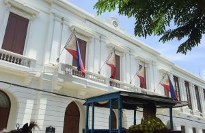 Bond yields rise on weak demand