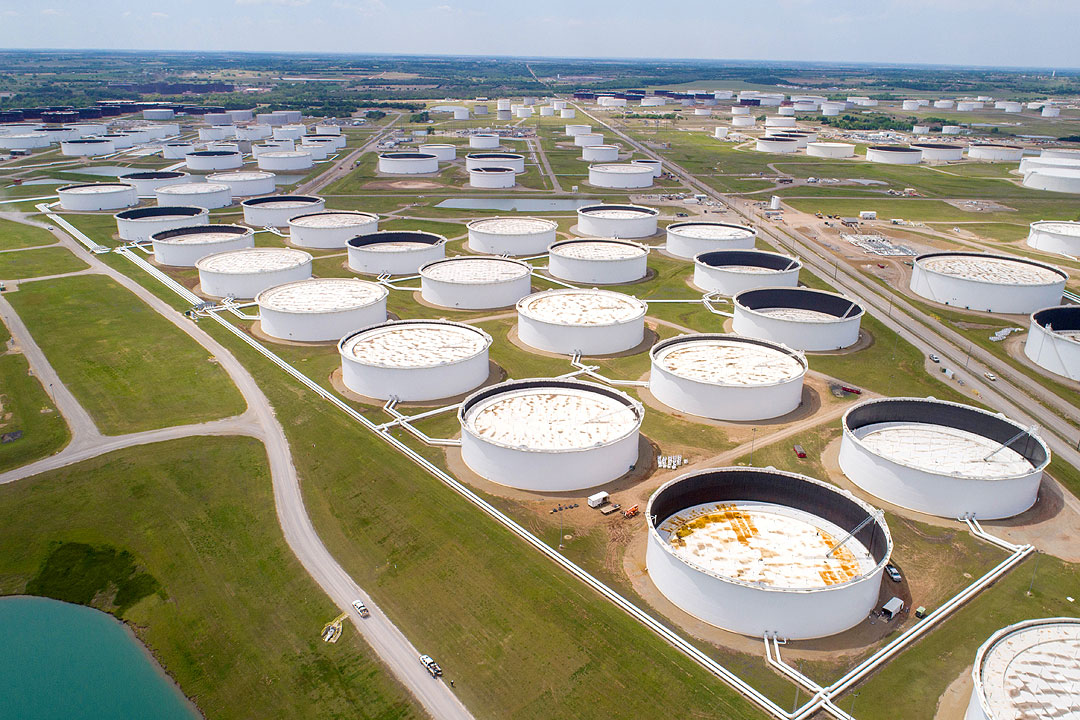 US-Crude oil storage tanks