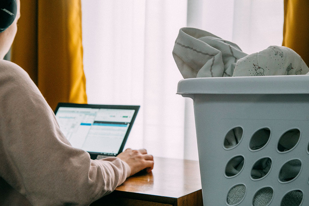 laundry-laptop
