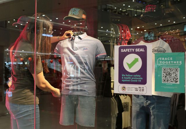 mall store