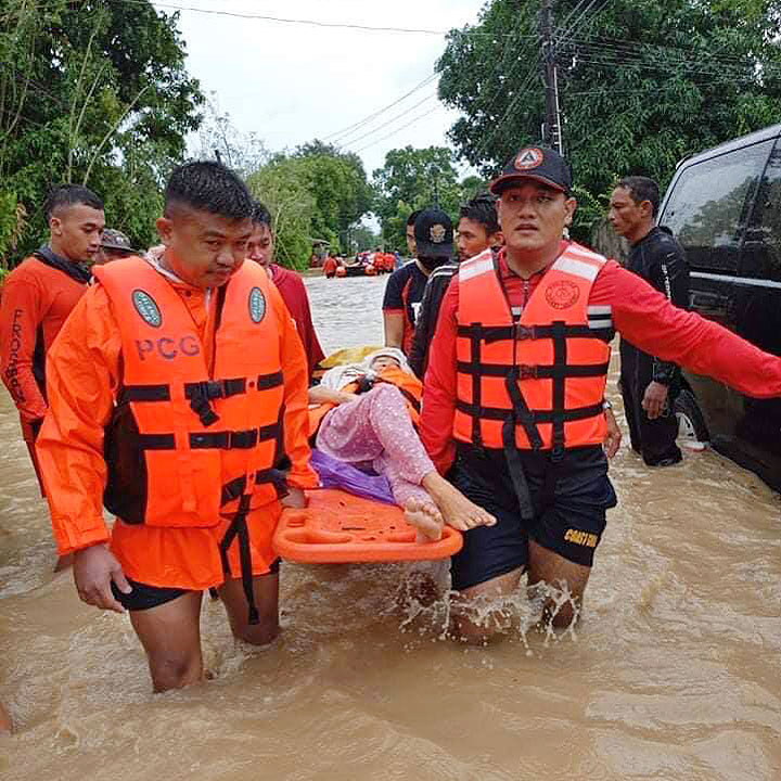 Typhoon-Maring-rescue-Ilocos-PHILIPPINECOASTGUARD