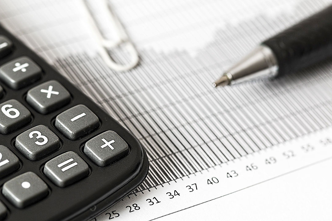 calculator-pen-accounting
