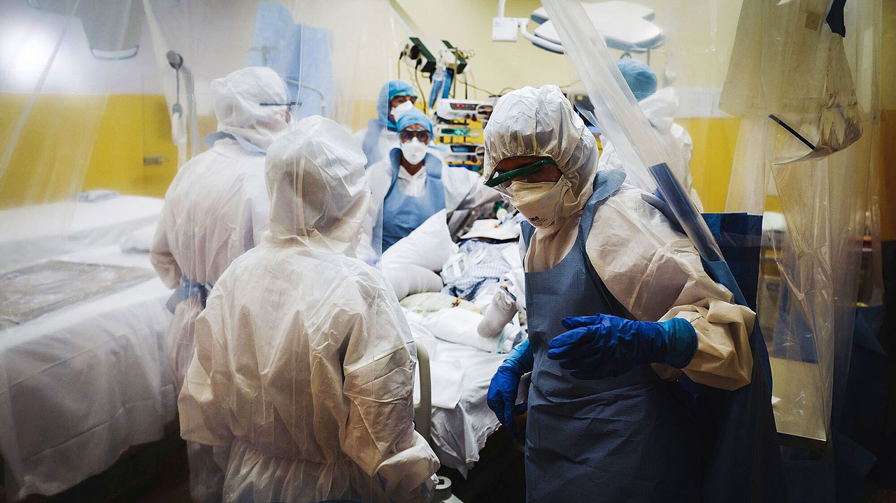 health-workers-patient