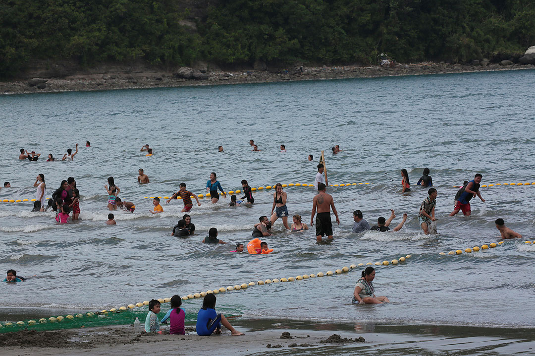 Local tourists -Beach-Cavite