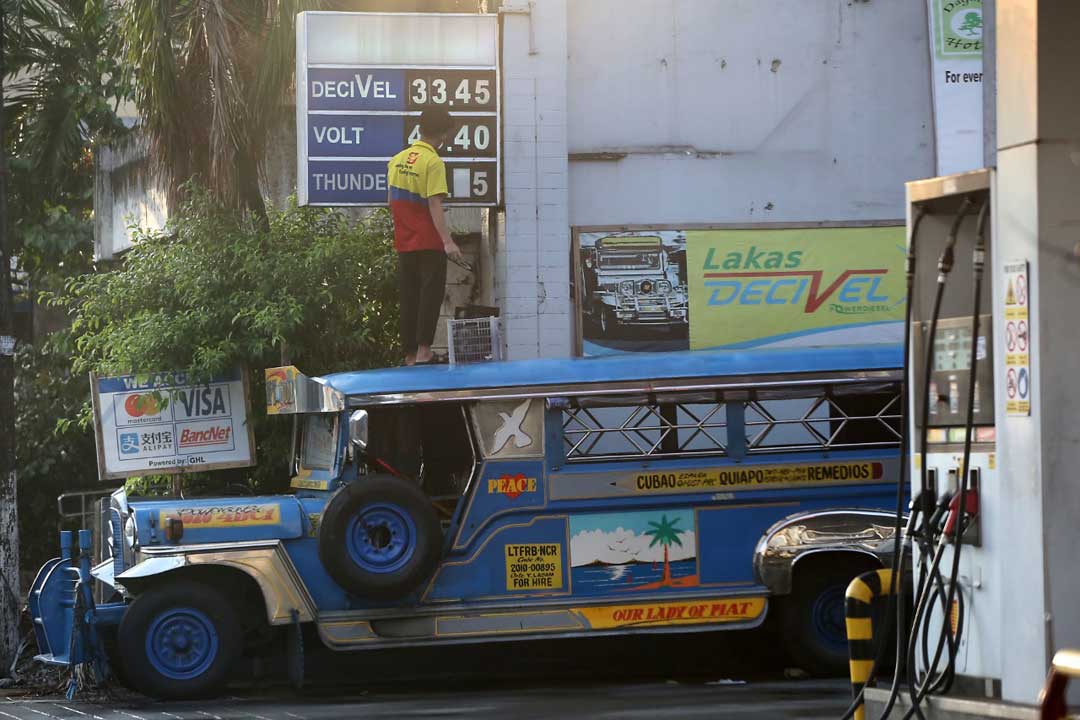 Fuel-station-jeep-PHILSTAR-MIGUELDEGUZMAN