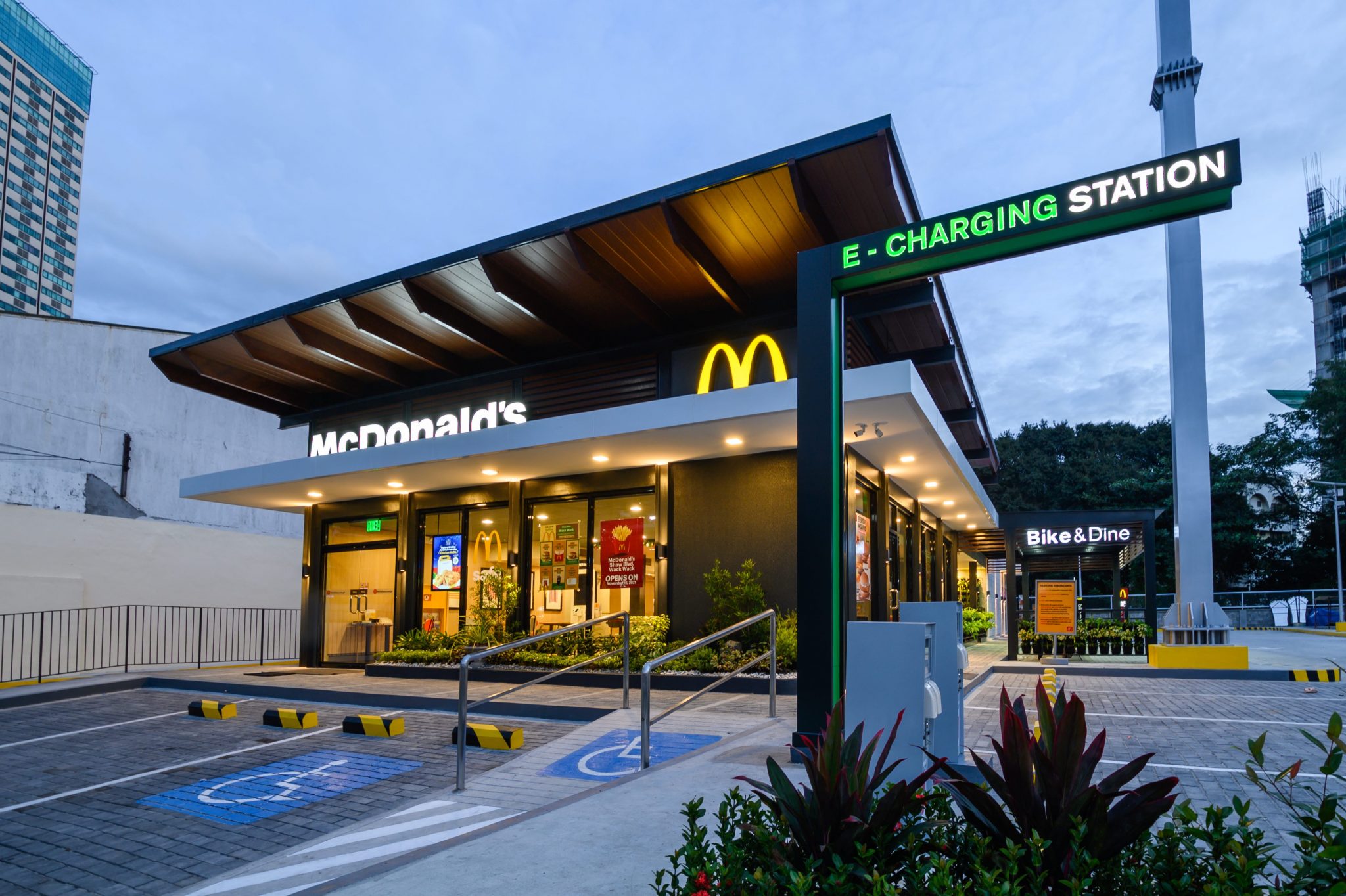 McDonald's leads in environmentally sustainable restaurants, opens its ...