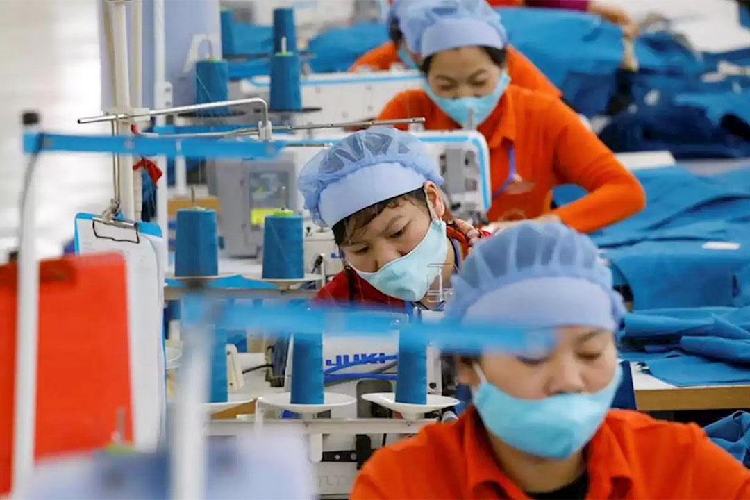 Vietnamn-manufacturing-factory-worker