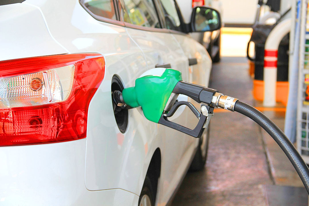oil-gas-pump-automobile