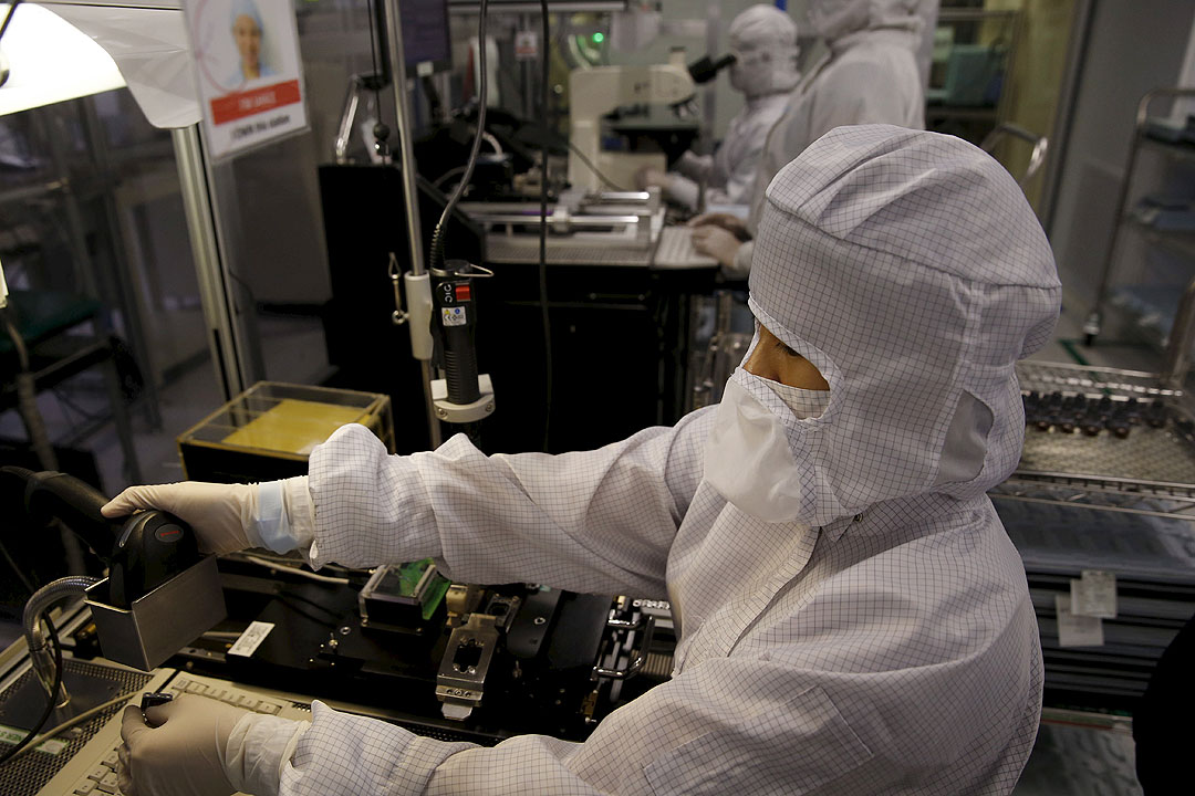 worker-electronics-manufacturing-PEZA