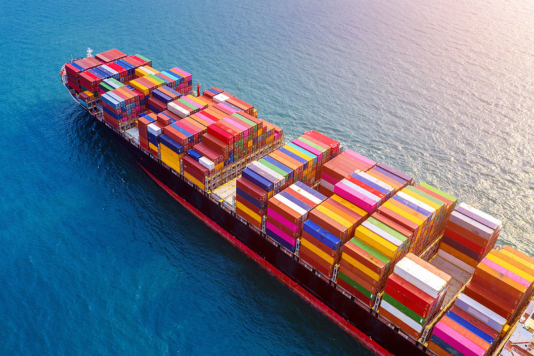 container-cargo-ship-sea