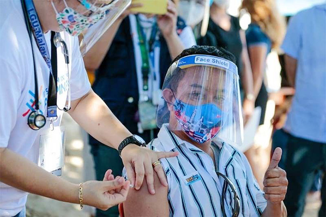 tourism-workers-vaccine-DOT