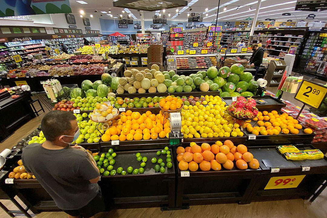 Grocery-store-fruits-face-mask