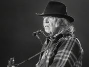 Neil Young to Spotify: Either remove my music or Joe Rogan podcast