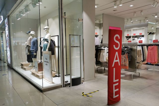 shopping mall-sale-sign