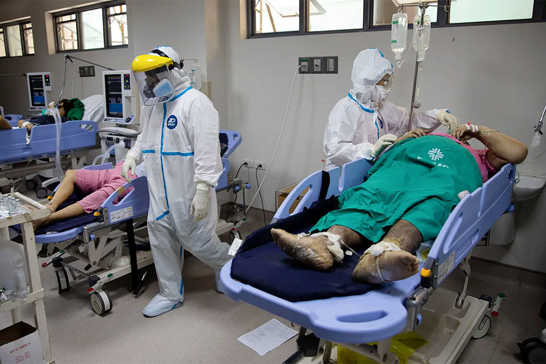 health-workers-patient