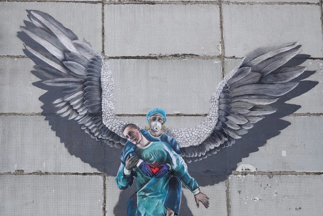 mural-health-workers