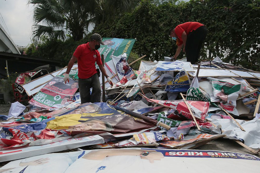 tarpaulin-election-worker