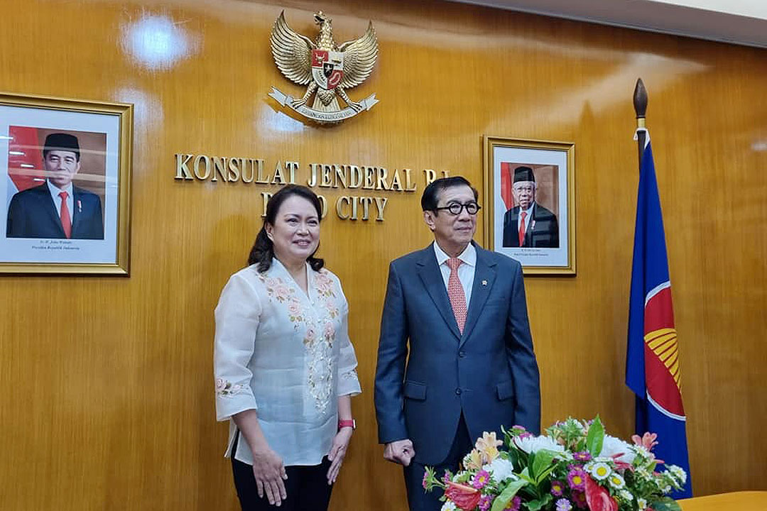 Acosta-Indonesianminister-MINDA