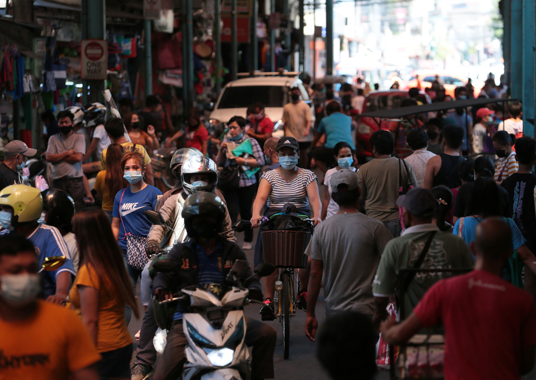 CROWD_MARKETMARIKINA_06_VARCAS_020322