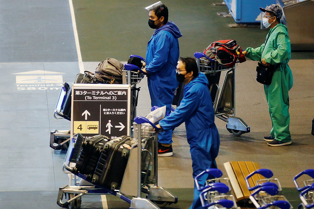 Japan-Narita-airport-men