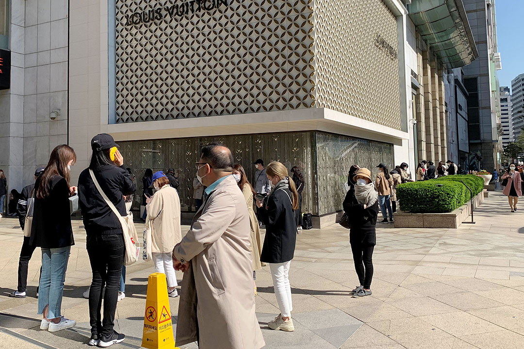 Over 100 people line up in front of Chanel shop amid rumors of price hikes   The Korea Times