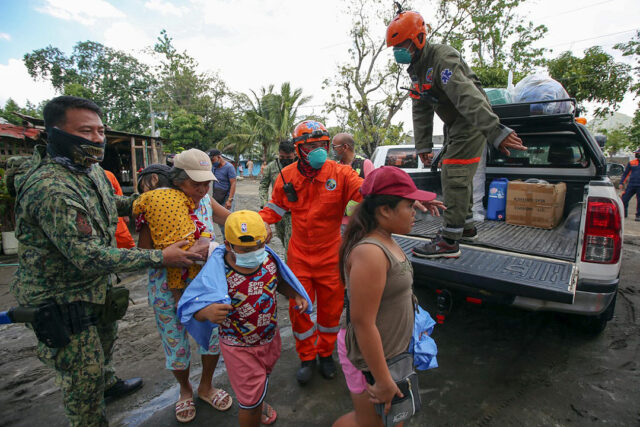 Taal-evac-20220326-PHILSTAR-KRIZJOHN-ROSALES