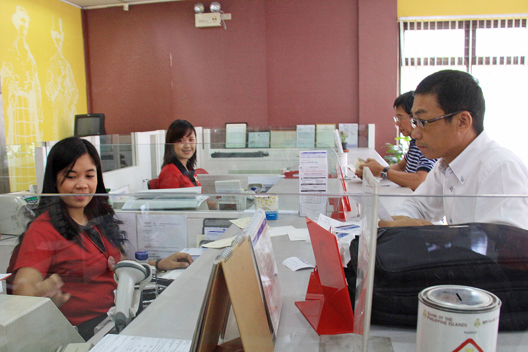 bank-teller