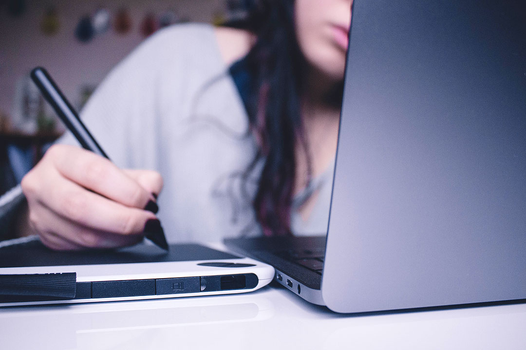 woman-laptop-drawing-pad