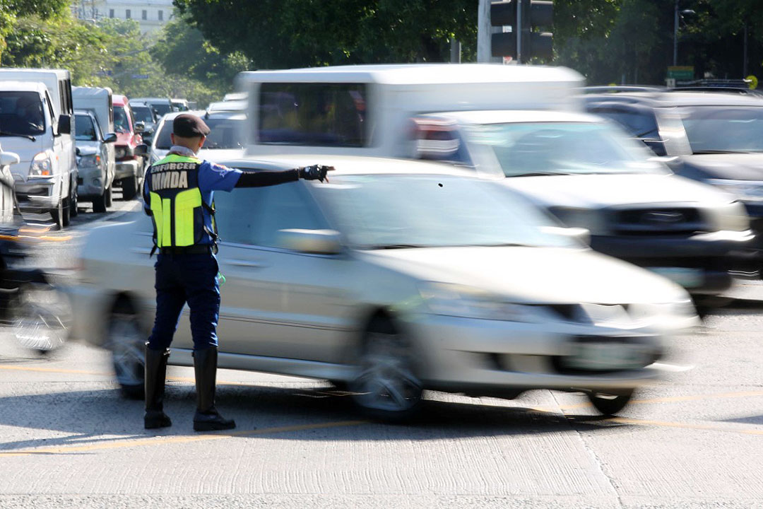 MMDA-trafficenforcer-PHILSTAR-RUSSEL-PALMA