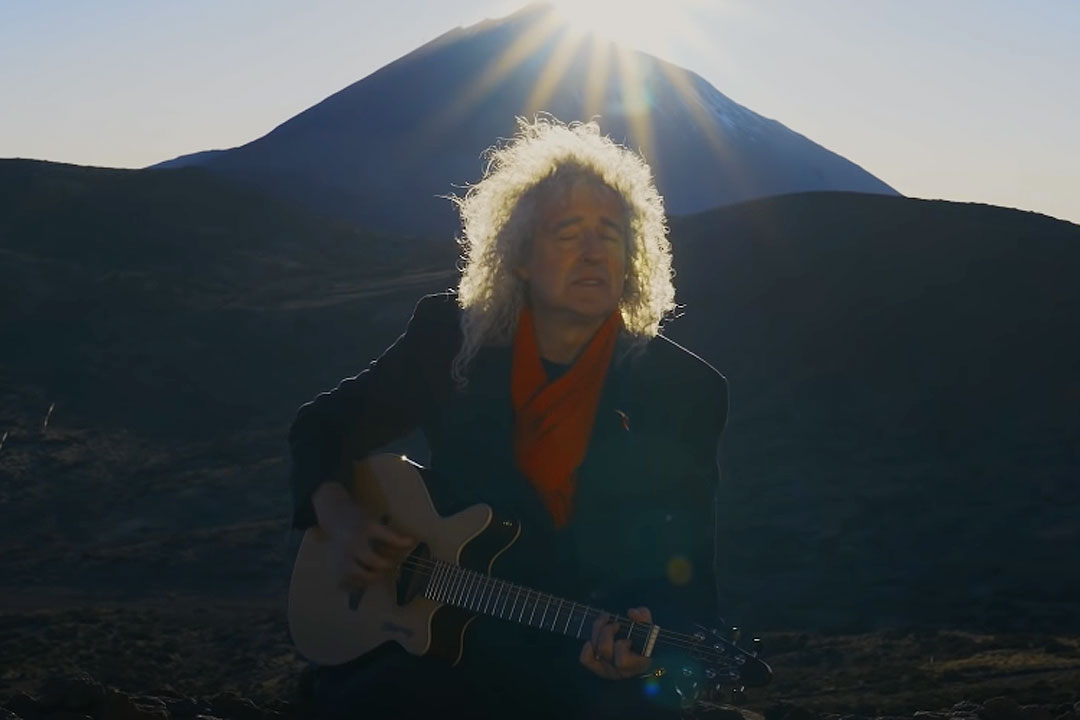 Brian-May---Otro-Lugar