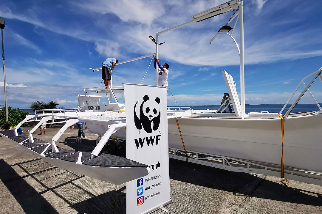 Lagonoy-wwf-boat-PHOTO-BY-MARK-BAUTISTA