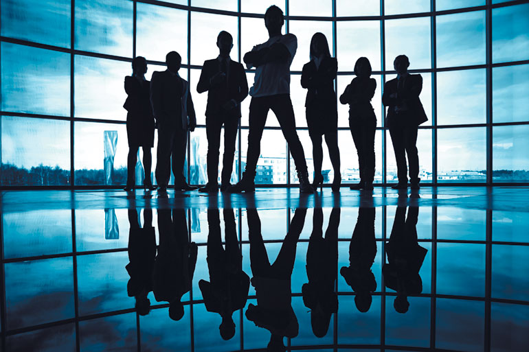 SF_silhouette-confident-businesspeople-OL